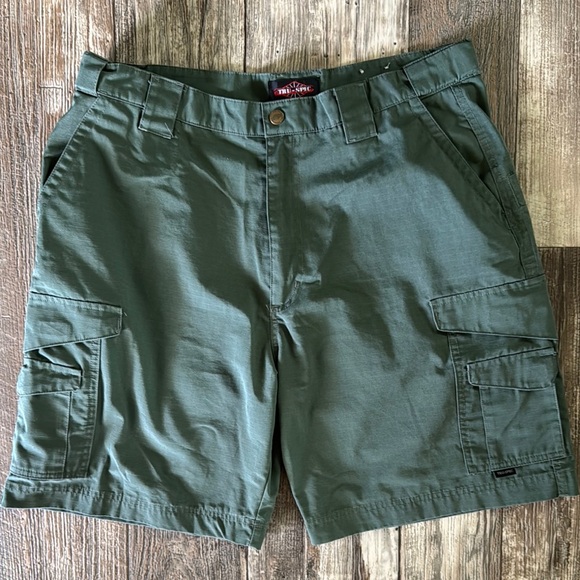 Tru-Spec Men Green Cargo Shorts with Adjustable Waistband, 38 - Picture 1 of 14